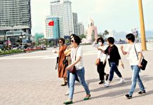 Đề nghị dừng tour đến Hàn Quốc, Nhật Bản, Ý, Iran vì dịch Covid-19 Du khách nước ngoài đến Việt Nam /// Ảnh: Nguyễn Chung