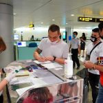 Dịch Covid-19: 88.000 khách hủy tour, TP.HCM mất gần 1000 tỉ đồng Khai báo y tế với khách nhập cảnh tại sân bay Tân Sơn Nhất /// Ảnh: Độc Lập