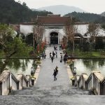 Hàng quán Yên Tử ‘đỏ mắt’ tìm khách trong ngày khai hội Hàng quán Yên Tử đỏ mắt tìm khách trong ngày khai hội - Ảnh 1.