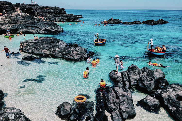 Đảo Lý Sơn, một trong nhiều điểm đến đẹp trong nước. Ảnh: Tâm Linh.