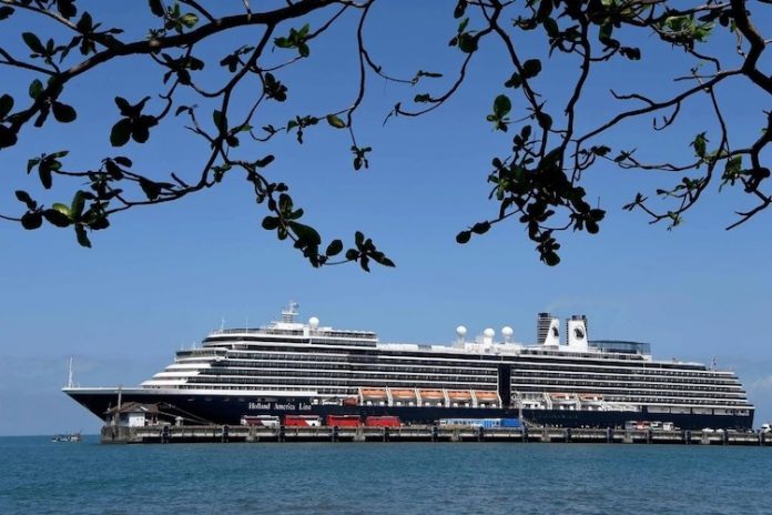 MS Westerdam cập cảng Sihanoukville, Campuchia vào 15/2. Ảnh: AFP.