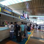 Giá vé máy bay Sài Gòn – Hà Nội rẻ kỷ lục, chỉ vài trăm ngàn thời dịch Covid-19 Nhiều người đã chọn đi du lịch Hà Nội- Sài Gòn vì giá vé hấp dẫn. /// Giang Ngọc