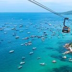 Hàng không đồng loạt bán vé ưu đãi Nhiều điểm đến trong nước như Phú Quốc, Quy Nhơn, Phú Yên được đánh giá là an toàn để du lịch trong thời gian dịch Covid-19. Ảnh: Shutterstock.