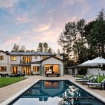 Thị trấn giàu có, nơi thu nhập dưới 11,6 tỷ/năm bị coi là dưới trung bình Thị trấn giàu có, nơi thu nhập dưới 11,6 tỷ/năm bị coi là dưới trung bình - 1