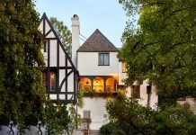 Biệt thự có một không hai của vũ nữ thoát y Dita Von Teese Biet thu co mot khong hai cua vu nu thoat y Dita Von Teese hinh anh 1 1.jpg