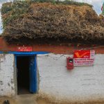 Bưu điện cao nhất thế giới Các du khách thích mạo hiểm cũng đến tận nơi đây để có trải nghiệm gửi thư từ bưu điện cao nhất thế giới. Ảnh: BBC.