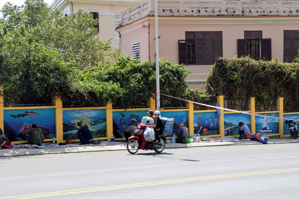 Bức tường bích họa ở Nha Trang: Chuẩn bị để đón du khách sau dịch Covid-19 - ảnh 10