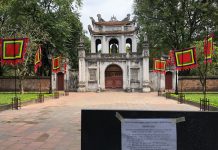 Sau vụ du khách Anh nhiễm Covid-19: Đóng cửa di tích để khử trùng phòng dịch Văn Miếu Quốc Tử Giám lại một lần nữa tạm đóng cửa để khử trùng sau vụ du khách Anh bị nhiễm Covid-19.