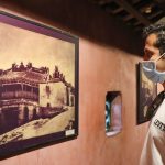 Hội An yêu cầu du khách đeo khẩu trang khi vào thành phố Hoi An yeu cau du khach deo khau trang khi vao thanh pho hinh anh 1 1_zing_9_1_.jpg