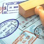 Lợi ích của tour du lịch khi xin visa Mỹ Xin visa theo đoàn sẽ giúp bạn tăng tỉ lệ đậu hồ sơ. Ảnh: Envato.