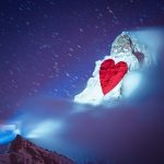 Thông điệp ‘hãy ở nhà’ chiếu sáng trên dãy Alps Thong diep 'hay o nha' chieu sang tren day Alps hinh anh 1 2.jpg