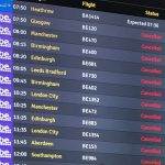 Hãng bay Anh phá sản vì Covid-19 Các chuyến bay của Flybe đều bị hủy. Cùng với Thomas Cook, Flybe là hãng hàng không thứ hai ở Anh phá sản trong vòng 6 tháng trở lại. Thomas Cook tuyên bố phá sản vào tháng 9/2019. Ảnh: PA.