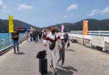 Côn Đảo đề nghị tạm ngưng đón khách du lịch để phòng dịch Covid-19 Du khách đến Côn Đảo /// Nguyễn Long