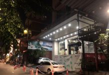 Bên trong ‘phố Tây’ sau ca du khách Anh nhiễm Covid-19 được phát hiện Khách sạn Moonlinght nơi du nữ du khách người Anh được phát hiện dương tính với Covid-19 được phong tỏa /// Ảnh: Thế Hùng