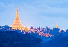 Chùa có tháp vàng đính hàng nghìn viên kim cương, đá quý Chua co thap vang dinh hang nghin vien kim cuong, da quy hinh anh 1