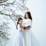 Check-in cây gạo đỏ rực “gây sốt” ở Bắc Giang Check-in cây gạo đỏ rực gây sốt ở Bắc Giang - Ảnh 1.