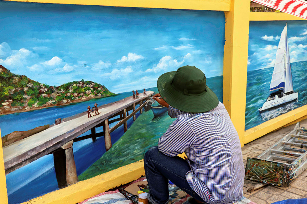 Bức tường bích họa ở Nha Trang: Chuẩn bị để đón du khách sau dịch Covid-19 - ảnh 8