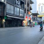 Khách Tây ở Sài Gòn nói gì khi TP ‘đóng cửa’ mọi thứ để chống dịch Covid-19? Phố đi bộ Bùi Viện vắng lặng, ít người qua lại /// Ảnh: Như Võ