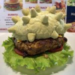 Nhà hàng Việt bán burger Corona Mỗi ngày anh Tùng bán khoảng 50 chiếc burger Corona. Ảnh: NVCC.