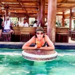 Đưa con đi du lịch bất chấp đại dịch Tamara đang đưa hai con đi du lịch. Ảnh: Tamara Wrigley.