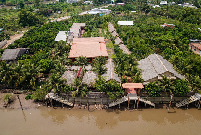 Homestay làm từ 4.000 cây dừa