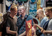 Tranh luận chuyện khách Tây ‘phát khóc’ vì 6 khách sạn từ chối trong mùa dịch Covid-19 Dù trong mùa dịch nhưng khách Tây thường không mang khẩu trang (ảnh minh họa)
/// Ảnh minh họa: Lê Nam