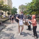 42 khách Anh liên quan ‘bệnh nhân số 17’ đeo kín khẩu trang rời khu cách ly Du khách nước ngoài rời khu cách ly tập trung ở Hội An sáng 16.3 /// Kỳ Xuân