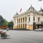 Điều khách Tây ấn tượng về Việt Nam Nhà hát lớn Hà Nội là một trong những điểm thu hút du khách nước ngoài. Ảnh: Kiều Dương.