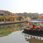 Nhiều địa phương không đón du khách Phố cổ Hội An vắng du khách. Ảnh: Đắc Thành.