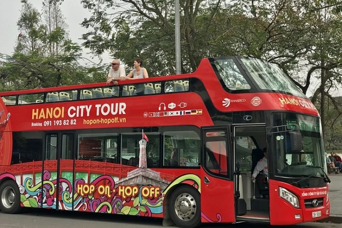 Năm 2018 xe buýt hai tầng đã được đưa vào phục vụ du khách tại Hà Nội, còn ở TP HCM cũng đã có tuyến xe này năm 2019. Ảnh: Tâm Linh