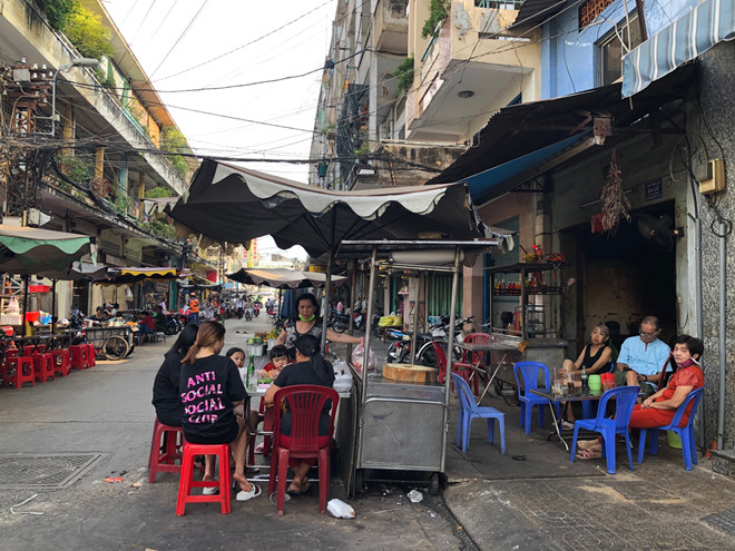 Chợ Lớn, những quán xá nức tiếng với người Sài Gòn giờ chỉ bán mang về - ảnh 9