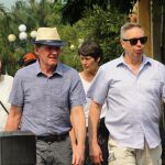 Cấm khách Tây tham quan phố cổ nếu không đeo khẩu trang ngăn dịch Covid-19 Nhiều du khách Tây khi tham quan phố cổ Hội An vẫn không đeo khẩu trang /// ẢNH: MẠNH CƯỜNG