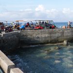 Hàng trăm khách sạn, nhà hàng ở Lý Sơn đóng cửa vì Covid -19 Cầu vào đảo Bé thưa thớt khách, tàu điện nằm ế ẩm /// Ảnh: P.A