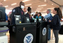 Các nước áp dụng phong tỏa, cấm nhập cảnh ra sao để ngăn COVID-19? Các nước áp dụng phong tỏa, cấm nhập cảnh ra sao để ngăn COVID-19? - Ảnh 1.