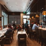 Tip 9.400 USD khi ăn tối ở nhà hàng Nhà hàng sẽ đóng cửa ít nhất 15 ngày theo quy định của chính quyền địa phương về phòng Covid-19. Ảnh: Irmas Southwest.