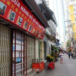 Khủng hoảng thừa phòng khách sạn Nhiều cửa hàng thường phục vụ khách Trung Quốc vẫn đóng cửa từ sau Tết. Ảnh: Xuân Ngọc.