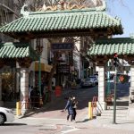 Phố người Hoa ế ẩm ở San Francisco Cổng vào phố người Hoa, San Francisco sáng 26/2. Ảnh: John G Mabanglo/EPA.