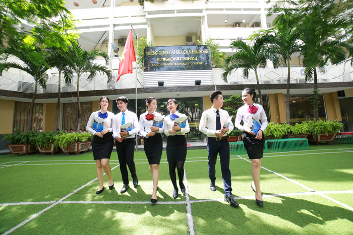 Trường Trung cấp Du lịch & Lữ hành Saigontourist - nơi đào tạo ra nhiều hướng dẫn viên du lịch tại TP HCM.