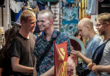 Khách Tây ‘khóc ròng’ vì bị từ chối phục vụ, muốn hủy tour về nước Du khách tham quan phố Tây Bùi Viện /// Ảnh minh họa: Lê Nam