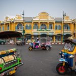 Bóng đen nCoV bao phủ du lịch thế giới Lái xe trong những chiếc tuk tuk trống không tìm khách ở Bangkok. Du lịch rất quan trọng đối với Thái Lan khi chi tiêu của du khách nước ngoài lên tới 61 tỷ USD vào năm ngoái, tương đương 11% GDP. Gần 11 triệu khách du lịch Trung Quốc đã chi khoảng 17,2 tỷ USD vào năm ngoái. Ảnh: Lauren DeCicca/New York Times.