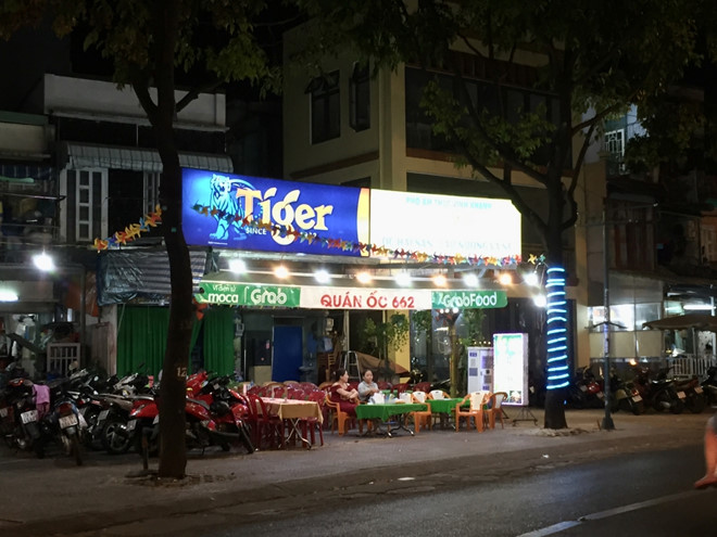 Nhiều ca nhiễm Covid-19 phát hiện: Phố ẩm thực Sài Gòn vắng ngắt giảm 70% khách - ảnh 5