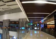 Nhiều ca nhiễm Covid-19 phát hiện, hàng quán trung tâm thương mại TP.HCM vắng hoe Các nhà hàng ở khu trung tâm thương mại đã vắng nay càng vắng hơn. /// Ngô Bảo Phương