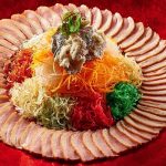 Ẩm thực mùa xuân ở Singapore Món ăn có nhiều nguyên liệu màu sắc. Ảnh: Daniel.