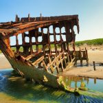 Những bãi biển đẹp nổi tiếng có xác tàu đắm bí ẩn Nhung bai bien dep noi tieng co xac tau dam bi an hinh anh 1 1.jpg