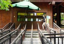 Khu du lịch sinh thái Tràng An đìu hiu chưa từng thấy dịp nghỉ lễ 30.4 Quầy vé ở khu du lịch sinh thái Tràng An đìu hiu vì dịch Covid-19 /// ẢNH MINH HẢI