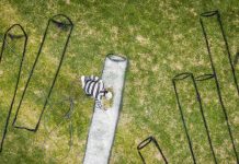 Kinh ngạc, bức tranh phun sơn khổng lồ lấy cảm hứng từ dịch COVID-19 Kinh ngạc, bức tranh phun sơn khổng lồ lấy cảm hứng từ dịch COVID-19 - Ảnh 1.