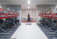 Chiêm ngưỡng nhà để xe đạp lớn nhất thế giới Utrecht (Hà Lan) Chiêm ngưỡng nhà để xe đạp lớn nhất thế giới Utrecht (Hà Lan) - Ảnh 1.