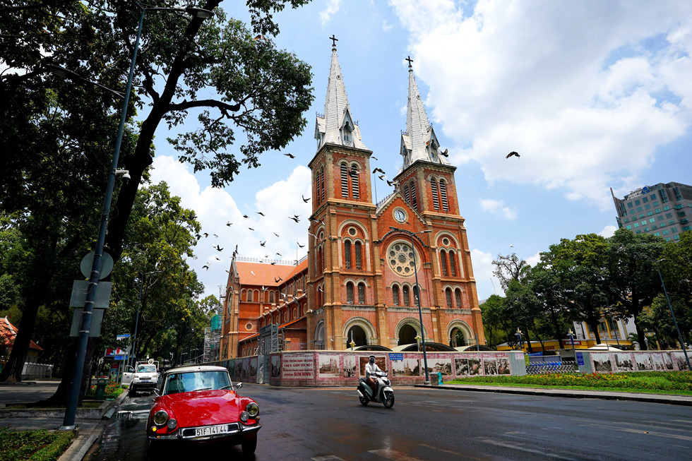 Sài Gòn sống chậm, trung tâm thành phố thế nào những ngày cách ly xã hội? - ảnh 1
