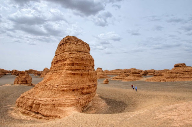 Bên trong ốc đảo 2.000 năm tuổi giữa sa mạc ở Trung Quốc - 14