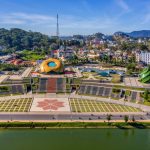 Quảng trường lớn ở trung tâm Đà Lạt có tên là gì? Quang truong lon o trung tam Da Lat co ten la gi? hinh anh 1